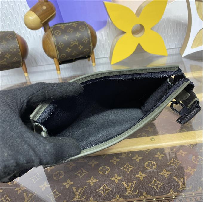 2025224M83384101534379