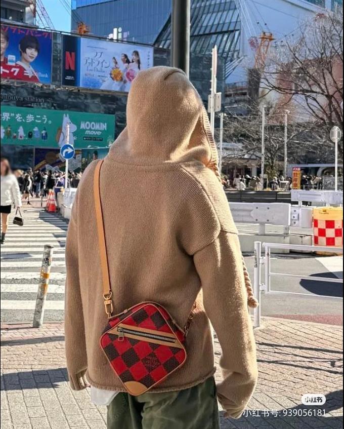 2025224N40561125332800