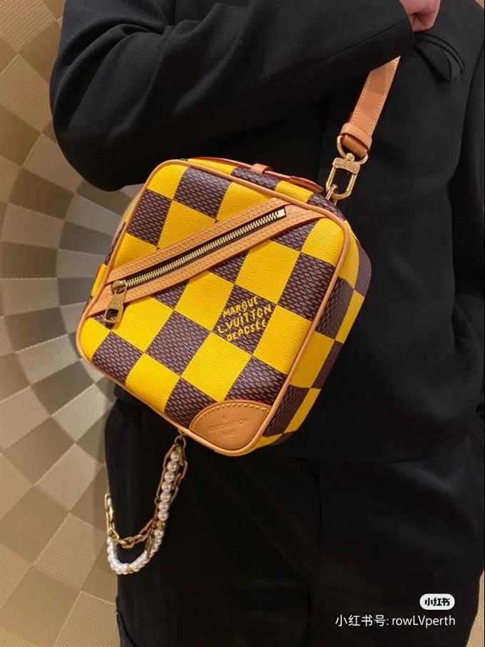 2025224N4056212533382