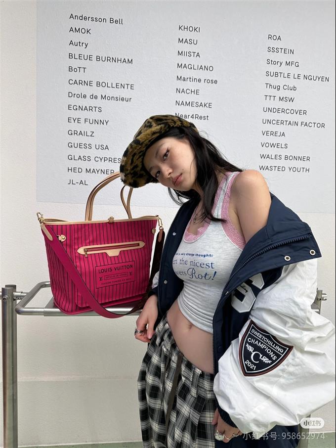 2025224M12257103833929