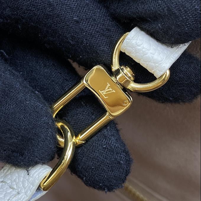 2025224M21579103825947