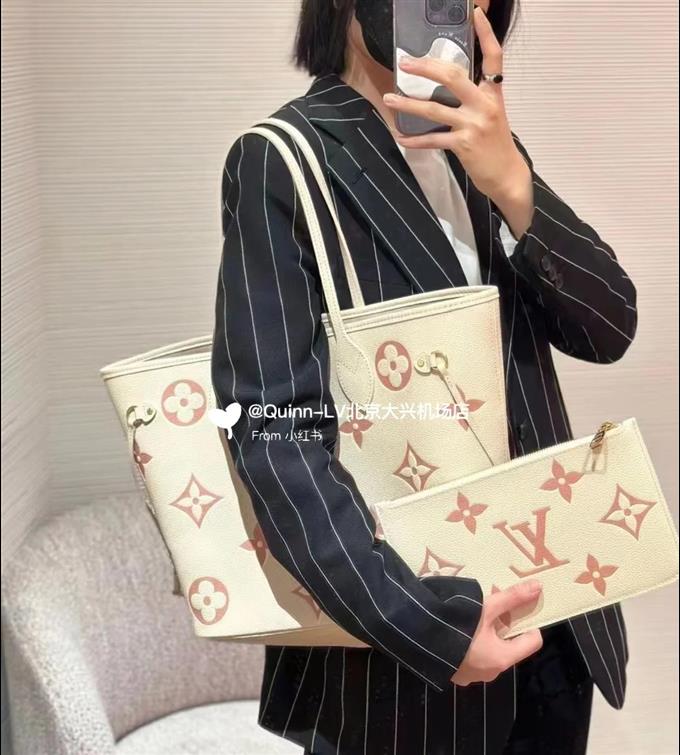 2025224M2157921215673