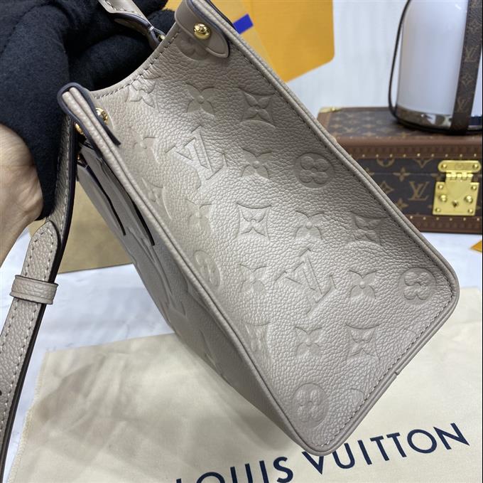 2025224M46569102556784