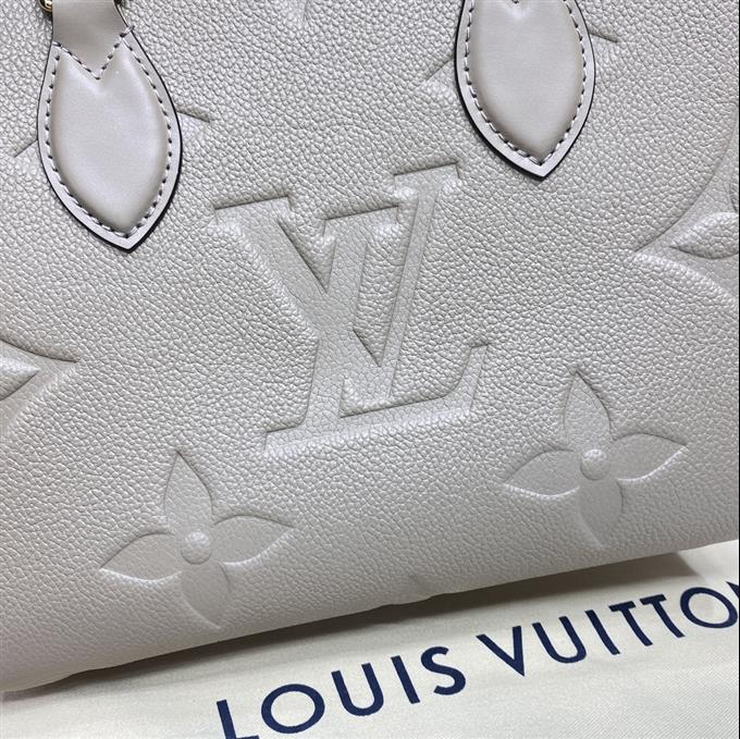 2025224M46569102556800