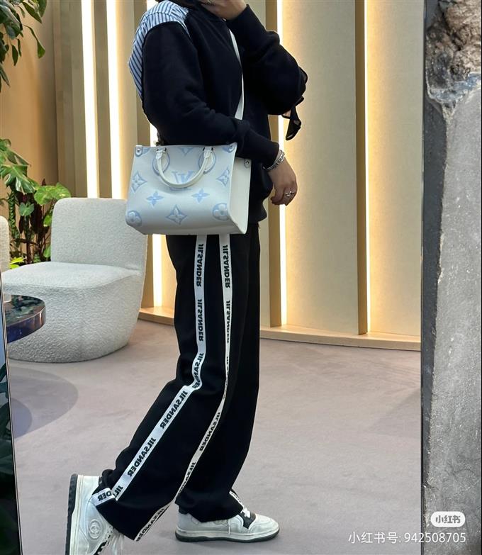 2025224M4683310260585