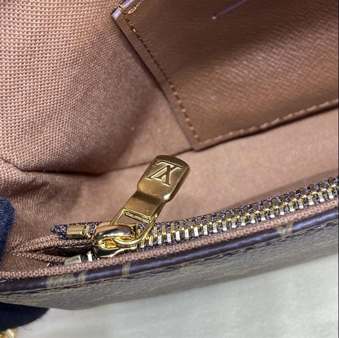 2025224M81911223657579