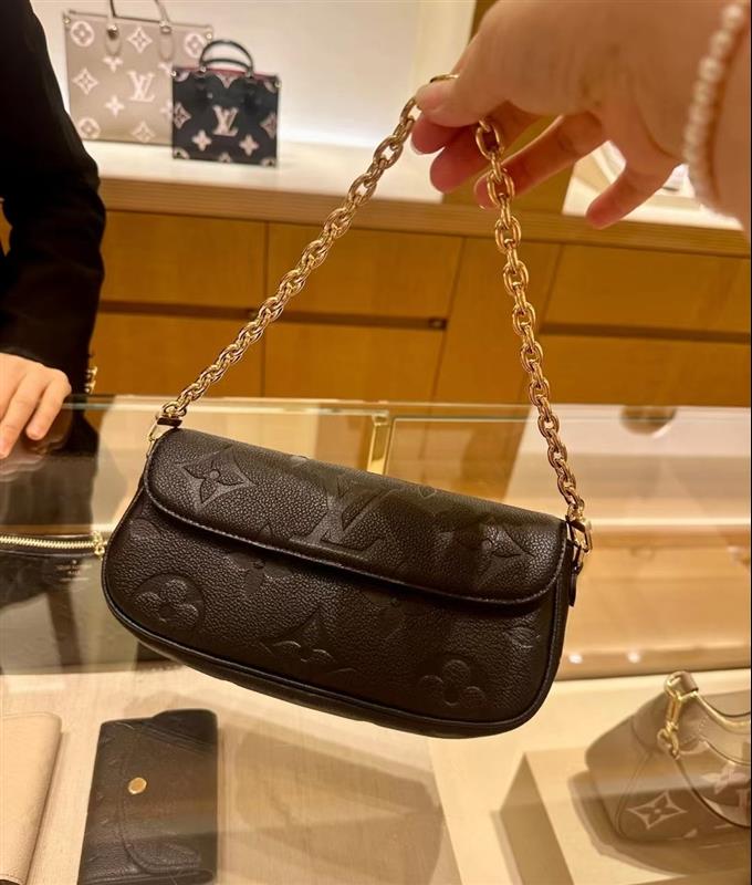 2025224M82154222439497