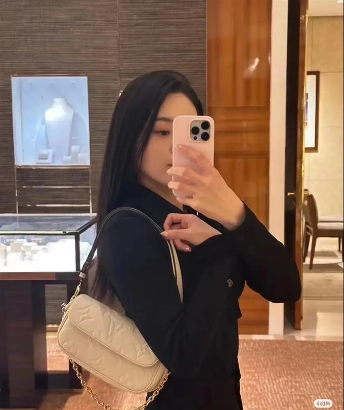 2025224M82210222358409