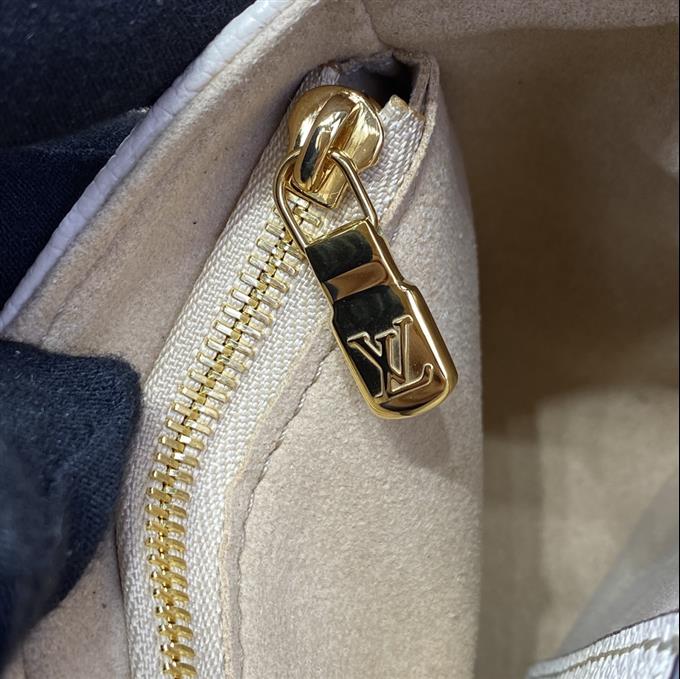 2025224M82210222410290