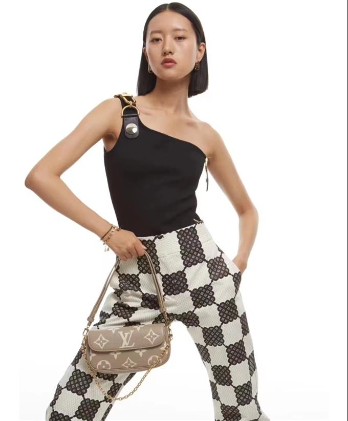 2025224M82211222425943