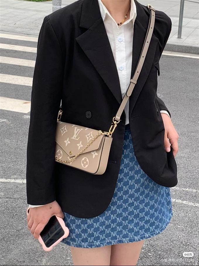 2025224M82610222422801