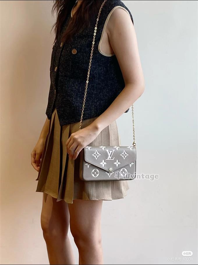 2025224M82610222422895