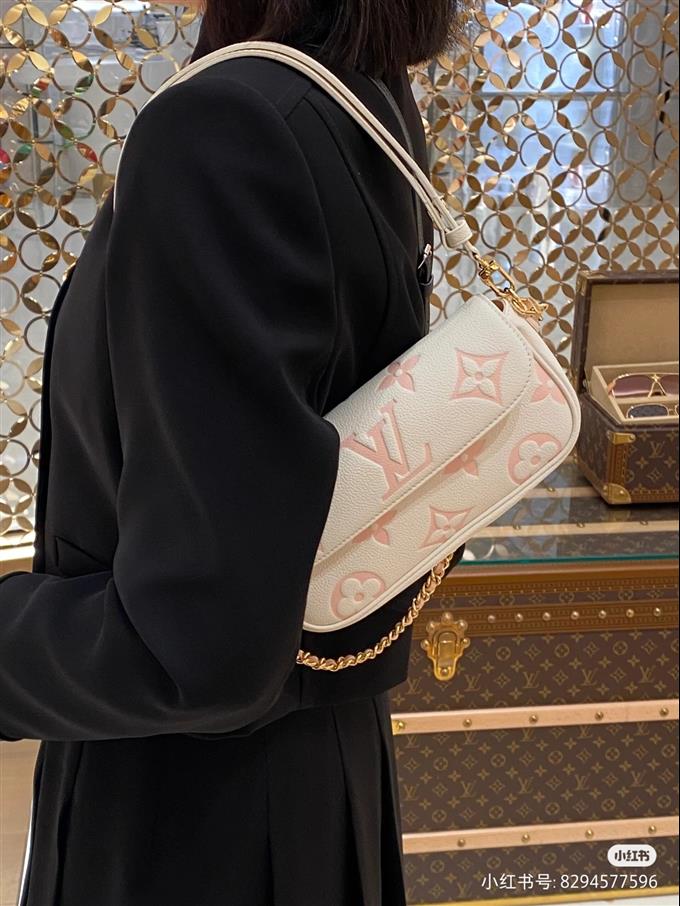 2025224M83026222438823