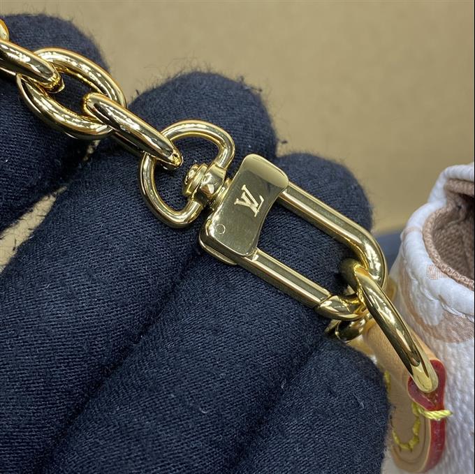 2025224M83091223658298