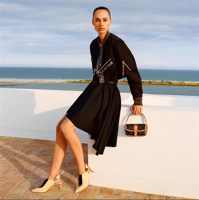 2025224M83298215747459