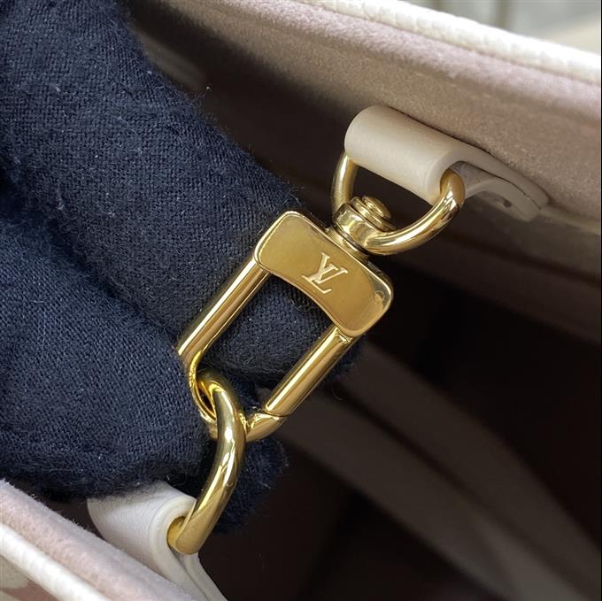 2025224M2157522241549