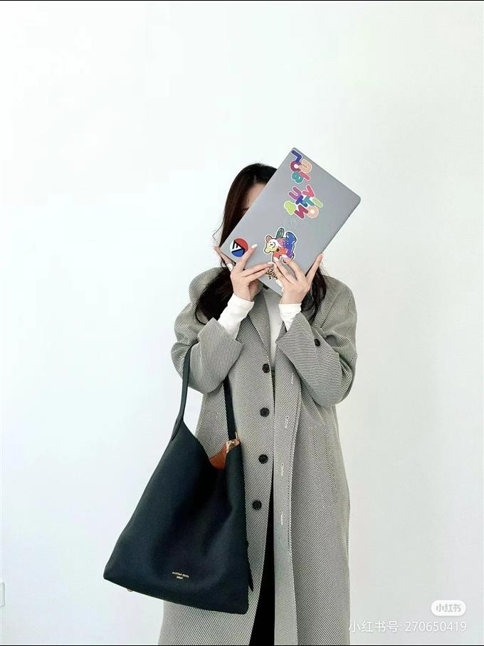 2025224M24856224632502