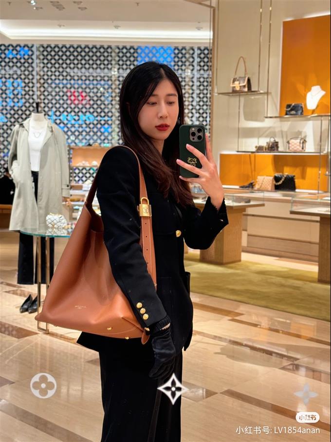 2025224M24974224631733