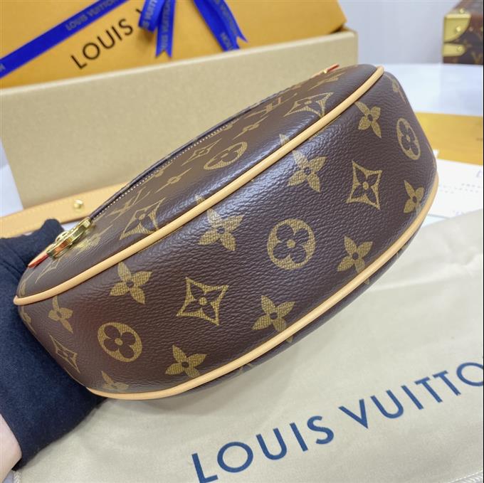 2025224M81098222921533