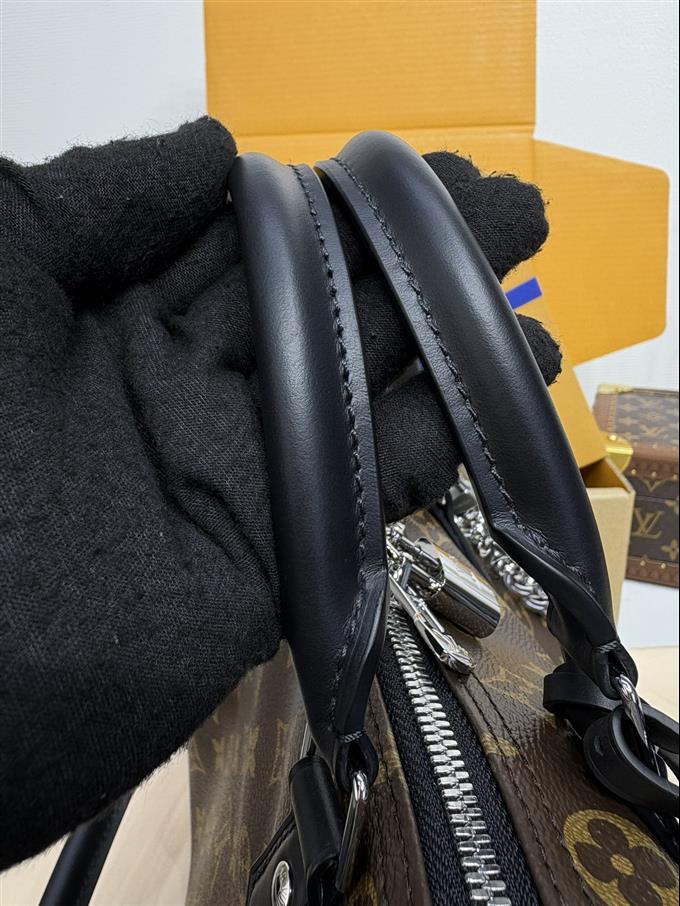 2025224M1224312104171