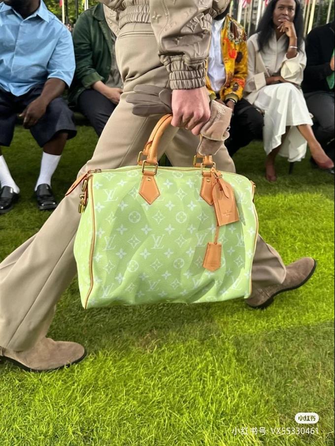 2025224M2441910101524