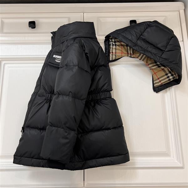 2024322113131593370400