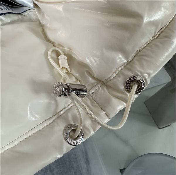 2024322133429670390430